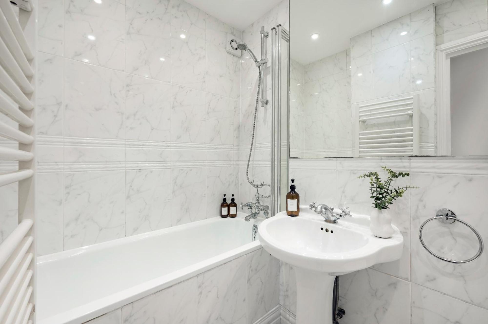 2 Bedr, 3 Beds, 1 Bath Thames, Trafalgar Sq Лондон Екстериор снимка