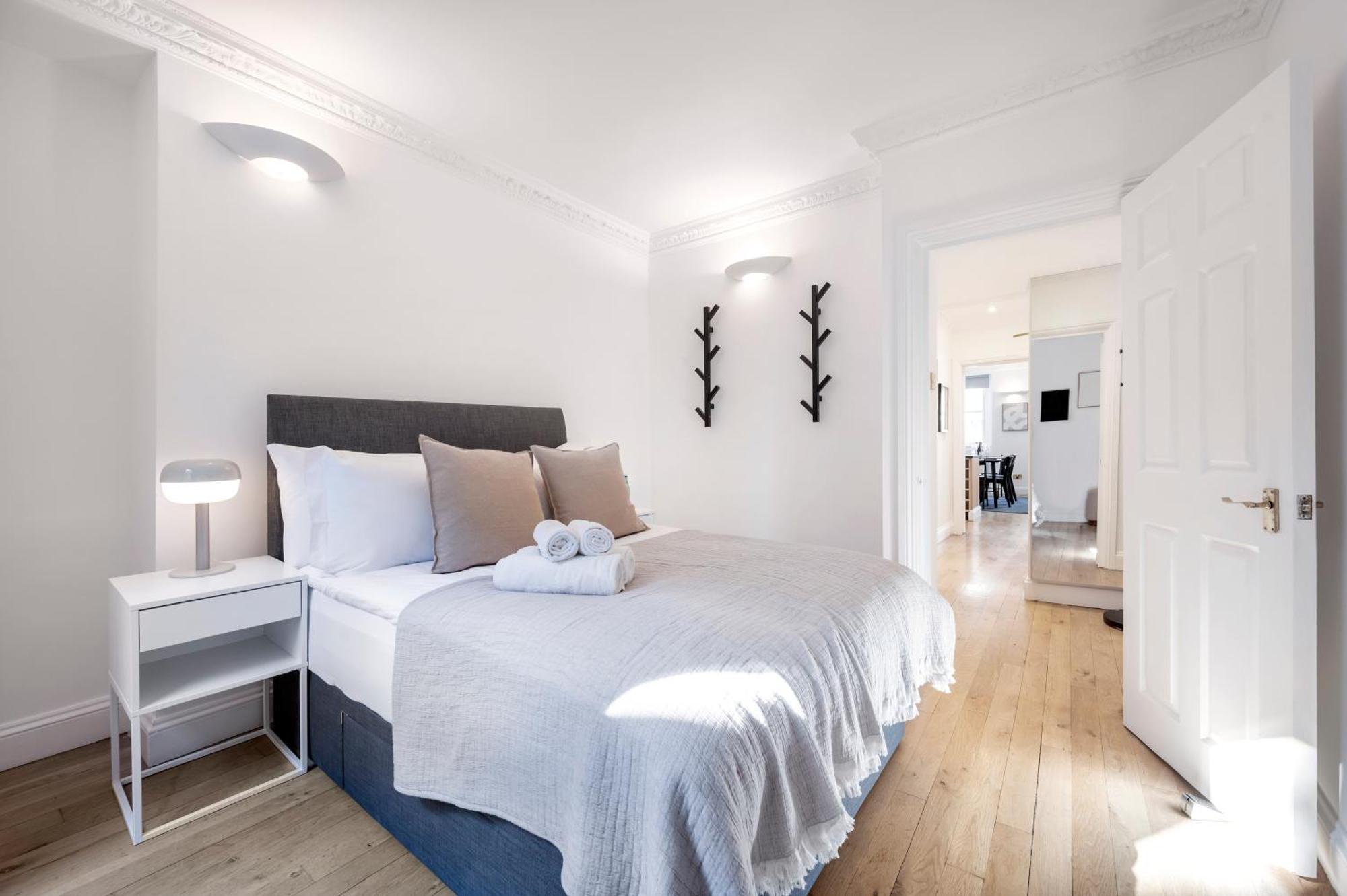 2 Bedr, 3 Beds, 1 Bath Thames, Trafalgar Sq Лондон Екстериор снимка