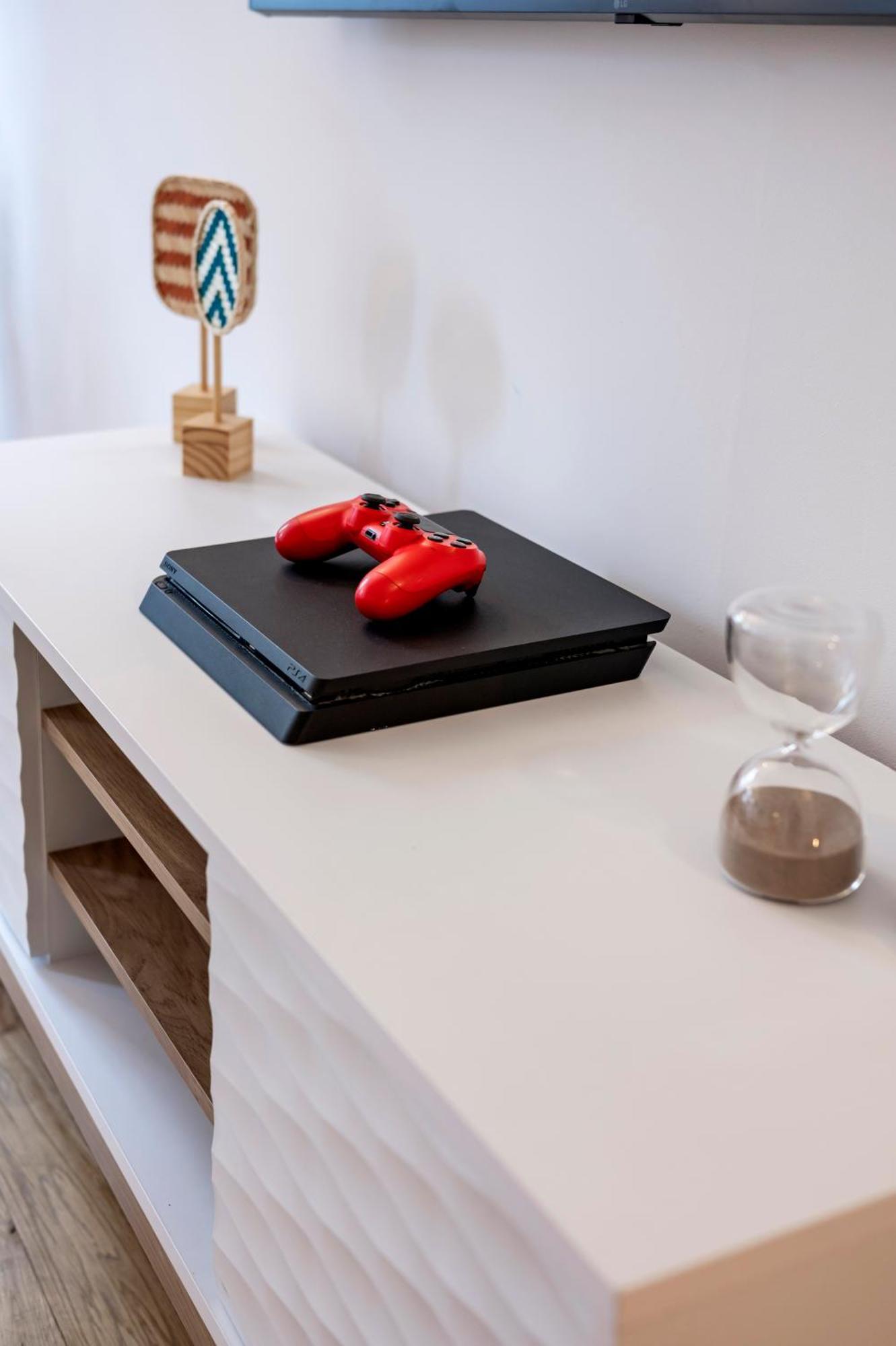 2 Bedr, 3 Beds, 1 Bath Thames, Trafalgar Sq Лондон Екстериор снимка