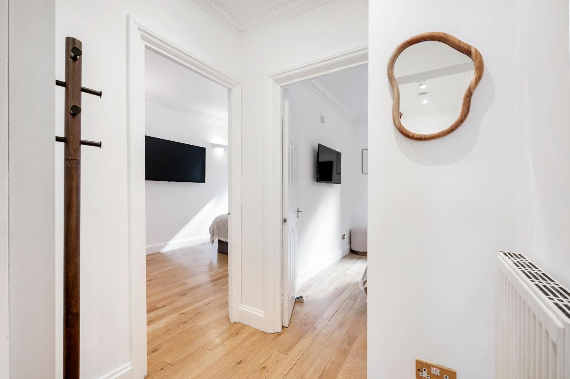 2 Bedr, 3 Beds, 1 Bath Thames, Trafalgar Sq Лондон Екстериор снимка
